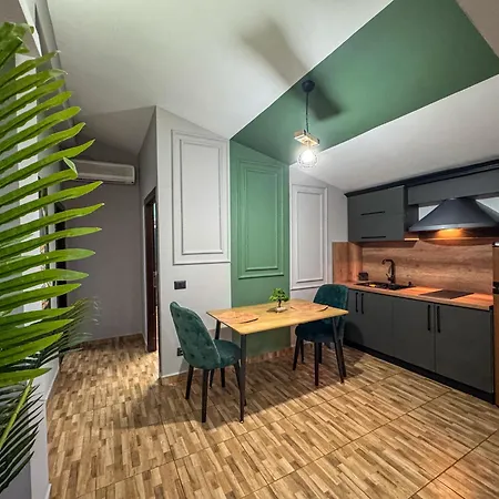 October Апартаменты Тирана