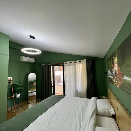 October Appartement Tirana